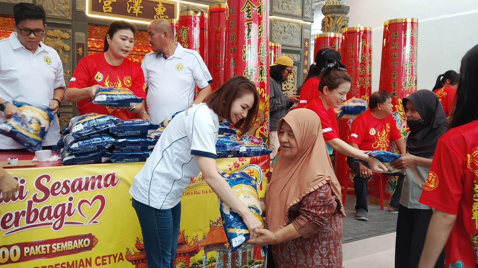 Resmikan Gedung Baru, Cetya Hui Tek Kiong Batam Bagikan 1.000 Paket Sembako untuk Ojol dan Warga Baloi – Kutipan – Aoftiku News