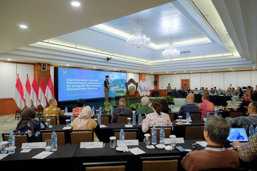 Menpar dan GIPI Bahas Daya Saing Pariwisata di Tengah Gejolak Global – Aoftiku News